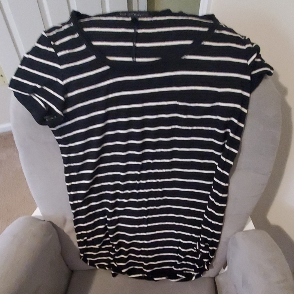 White House Black Market T shirt